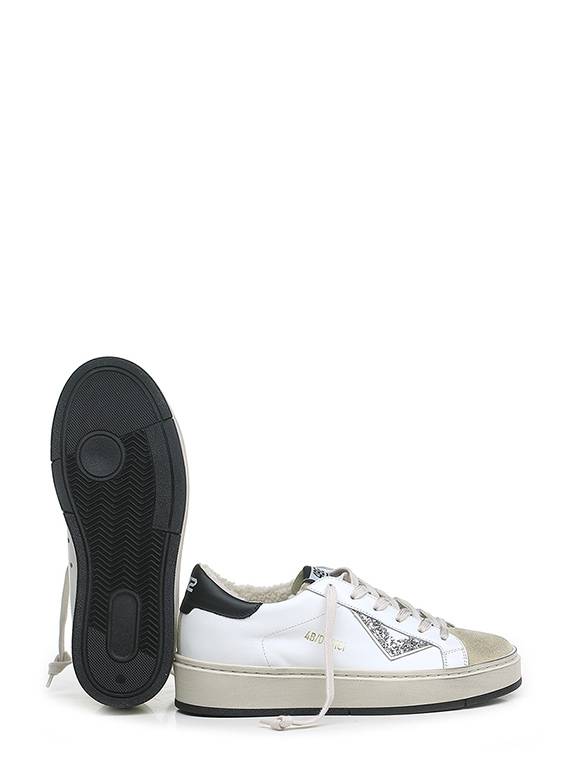 4B12 Sneaker 2025