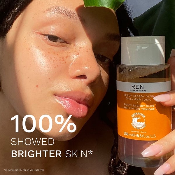 REN Clean Skincare REN Ready Steady Glow tonico uso quotidiano agli AHA I Più Venduti