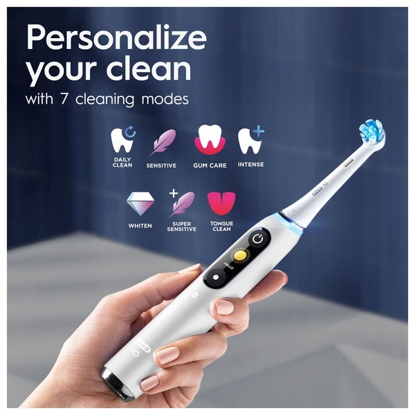 Oral B Oral B iO9 White Alabaster Electric Toothbrush with Charging Travel Case Offerte