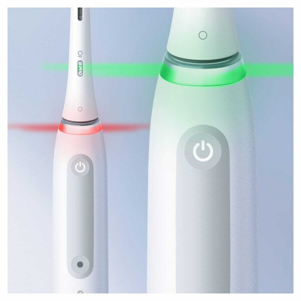 Oral B Oral-B iO4 White Electric Toothbrush with Travel Case Vendita Calda