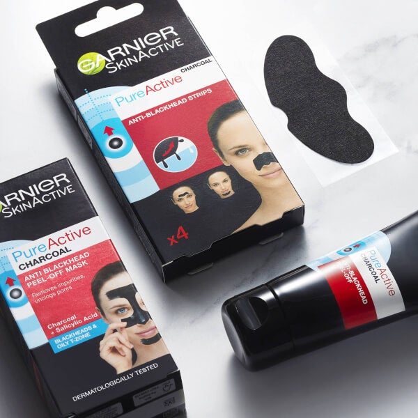 Garnier Garnier Pure Active cerotti per il naso al carbone contro i punti neri x 4 In Linea