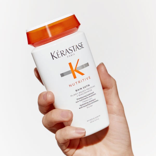 Kerastase Kérastase Nutritive Bain Satin Hydrating Shampoo for Dry Hair 250ml Rilascio limitato