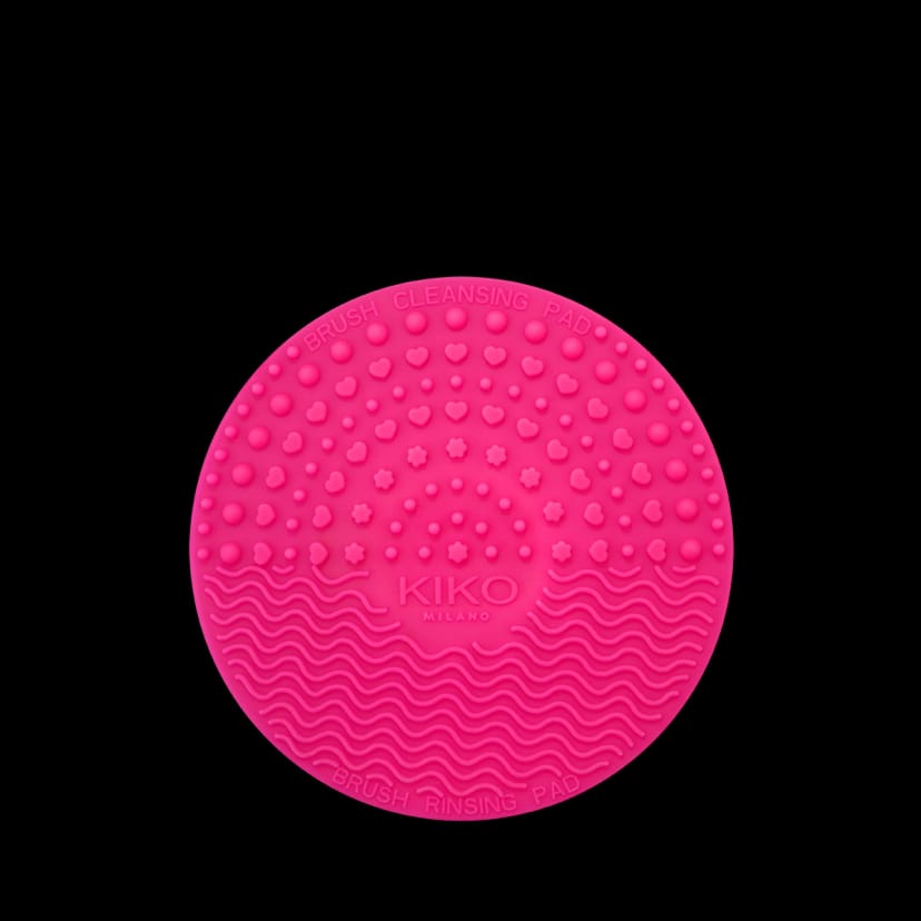 Kikocosmetics brush cleansing pad