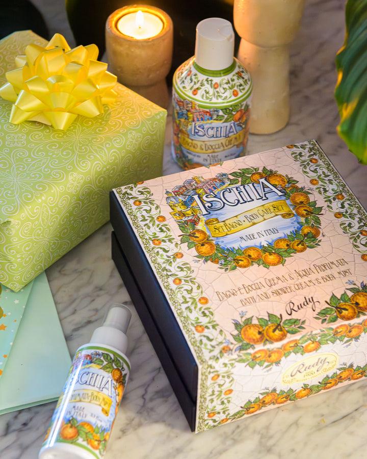 Rudy Profumi Scatola regalo con Bagno & Doccia Schiuma 250 mL + Acqua Profumata 100 mLLe Maioliche di RudyLinea Ischia Offerte